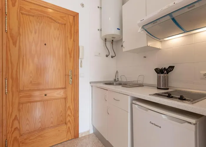 Calmahouse (adults Only) Apartment Torremolinos